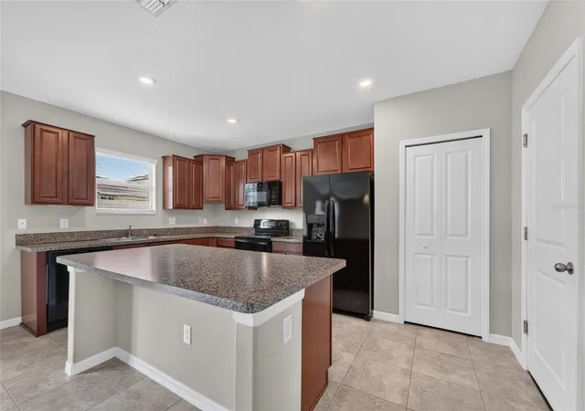 2nd image of 215 English Heritage Pl, Dover, FL 33527 | MLS# TB8535357