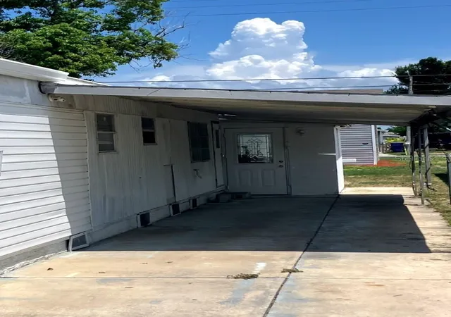 4th image of 1908 Shady Cove Dr, Holiday, FL 34691 | MLS# TB8535364