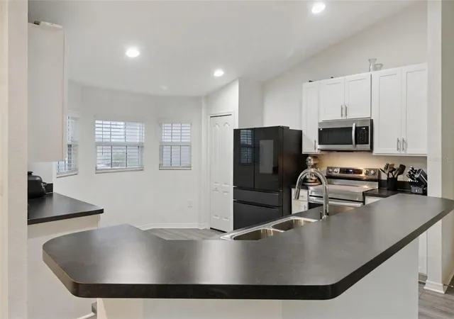 4th image of 1041 Brooks Wy, Winter Haven, FL 33880 | MLS# O6430273