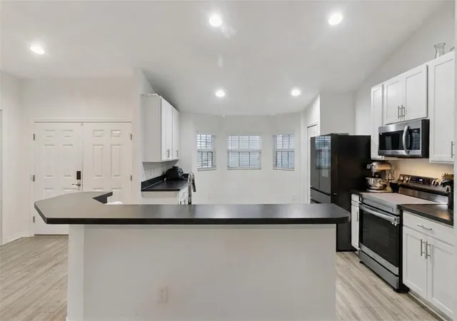 5th image of 1041 Brooks Wy, Winter Haven, FL 33880 | MLS# O6430273
