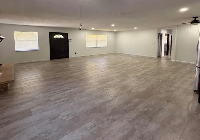 Photo 2 of Single family home for sale at 1905 Roslyn Ave, Bradenton, FL 34207 | MLS# A4701930 | Listing updated on 2026-09-23