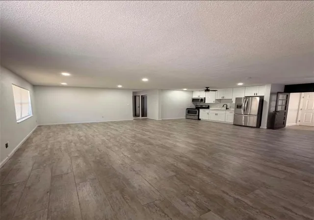 Photo 3 of Single family home for sale at 1905 Roslyn Ave, Bradenton, FL 34207 | MLS# A4701930 | Listing updated on 2026-09-23