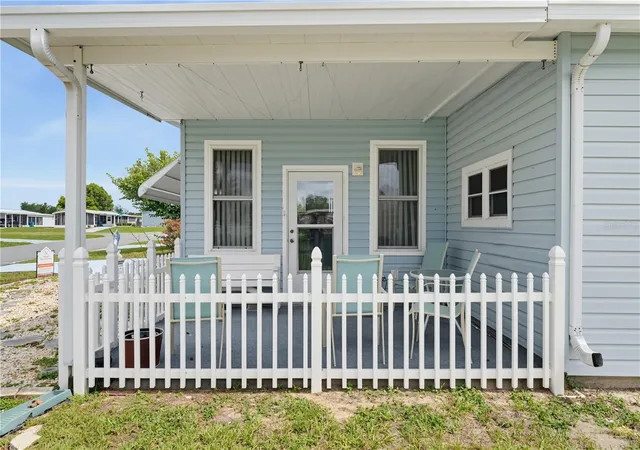 3rd image of 12305 Conde Dr, Brooksville, FL 34613 | MLS# W7888227