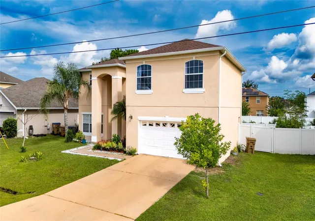 Photo 3 of Single family home for sale at 525 Viceroy Ct, Kissimmee, FL 34758 | MLS# S5154913 | Listing updated on 2026-08-23
