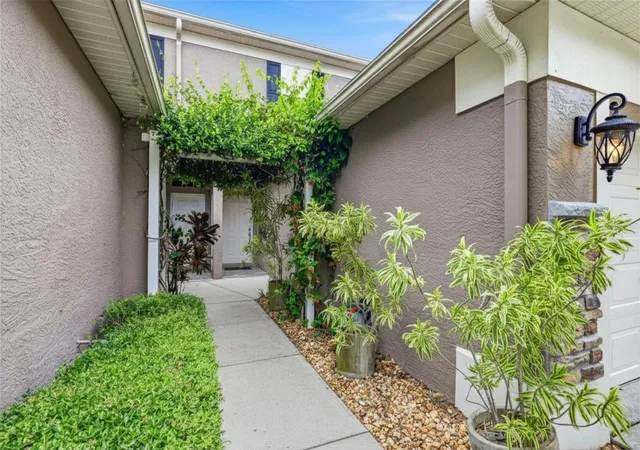 Photo 3 of Townhouse for sale at 11221 Windsor Pl Cir, Tampa, FL 33626 | MLS# TB8535432 | Listing updated on 2026-09-08