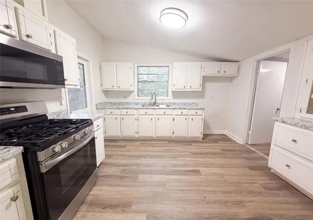 2nd image of 1034 Ne 31st Ave, Gainesville, FL 32609 | MLS# O6430344