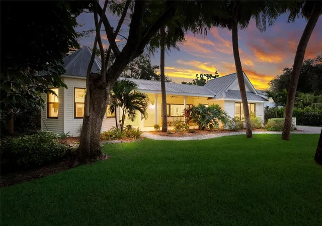 2nd image of 4875 Brywill Cir, Sarasota, FL 34234 | MLS# A4701947