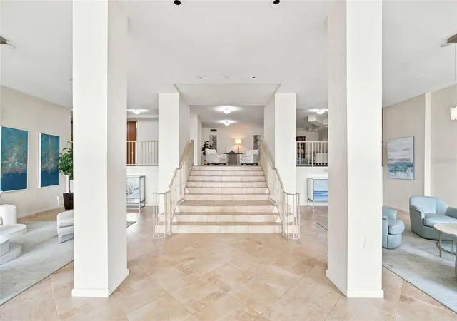 2nd image of 707 S Gulfstream Ave #207, Sarasota, FL 34236 | MLS# TB8535462