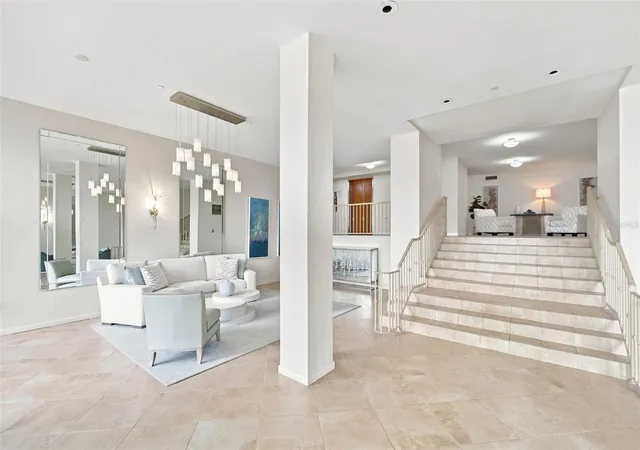 3rd image of 707 S Gulfstream Ave #207, Sarasota, FL 34236 | MLS# TB8535462