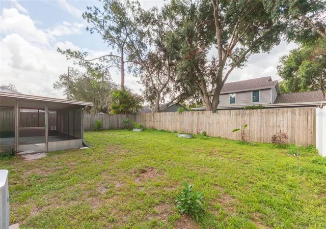 Photo 37 of Single family home for sale at 2705 Lakeville Dr, Tampa, FL 33618 | MLS# TB8535469 | Listing updated on 2026-09-04