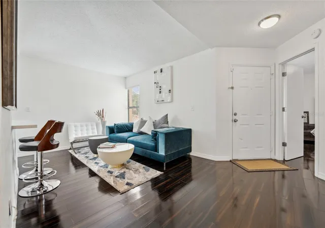 Listing Photo 4 - Condo for sale in building located at 7667 Sugar Bend Dr, ORLANDO, FL 32819 - Unit #7667