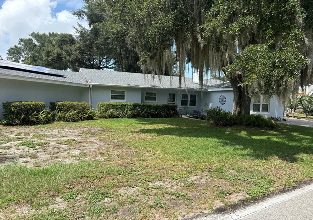 Photo 1 of Single family home for sale at 1901 N Lake Eloise Dr, Winter Haven, FL 33884 | MLS# P4939506 | Listing updated on 2026-09-29