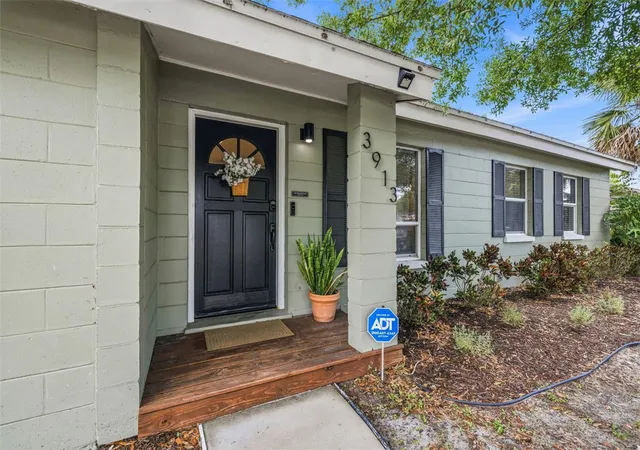1st image of 3913 W Wallace Ave, Tampa, FL 33611 | MLS# TB8535525