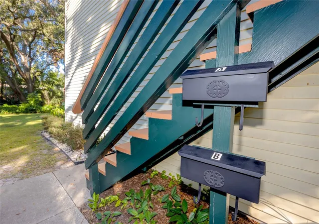 Listing Photo 5 - Condo for sale in building located at 1303 S Moody Ave, TAMPA, FL 33629