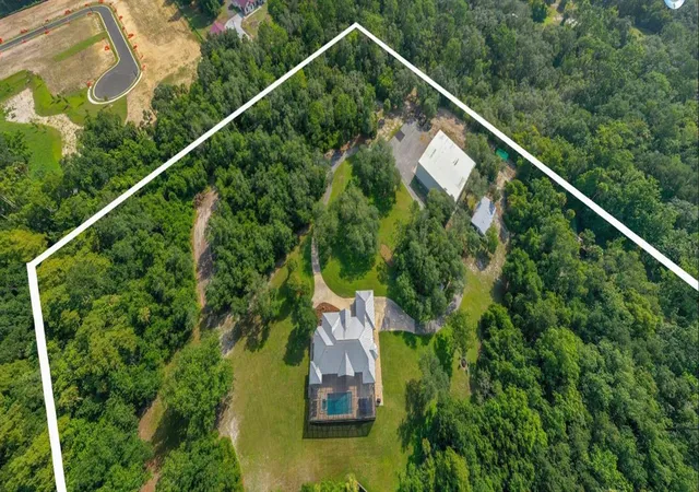 Photo 3 of Single family home for sale at 1617 Horseshoe Crk Rd, Davenport, FL 33837 | MLS# P4939507 | Listing updated on 2026-10-09