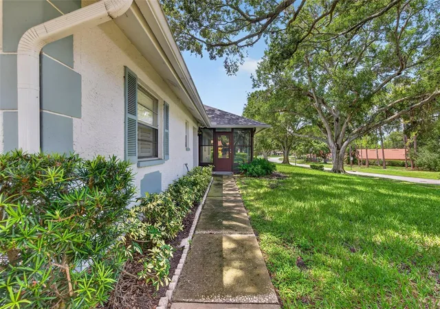 2nd image of 1275 Stonehaven Ln, Dunedin, FL 34698 | MLS# TB8535584