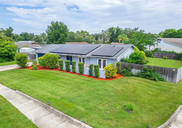 3rd image of 1120 Lakemont Dr, Valrico, FL 33594 | MLS# TB8535594