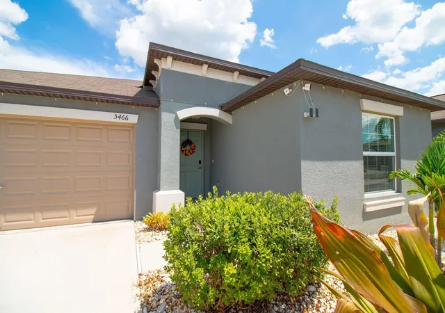 Photo 3 of Single family home for sale at 5466 Blue Azure Dr, Wimauma, FL 33598 | MLS# A4701999 | Listing updated on 2026-08-25