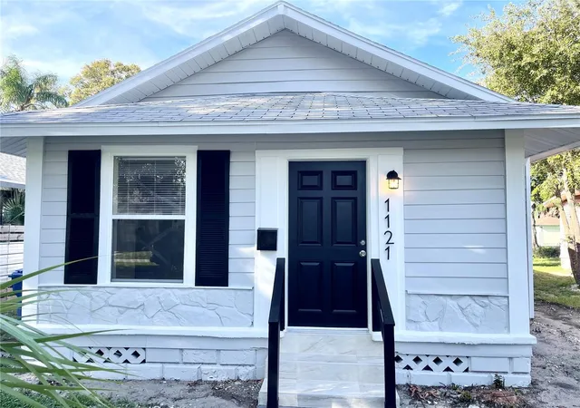 Photo 1 of Single family home for sale at 1121 10th Avenue S, Saint Petersburg, FL 33705 | MLS# TB8535618 | Listing updated on 2026-10-22