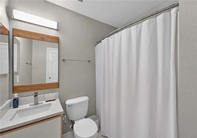 4th image of 706 Lockbreeze Dr, Davenport, FL 33897 | MLS# O6430524