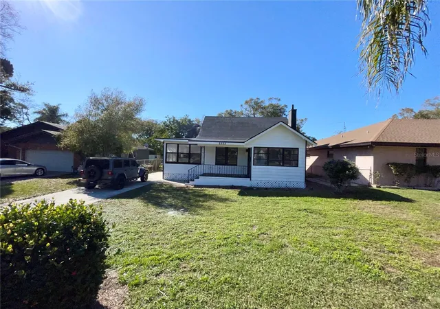 Photo 2 of Single family home for sale at 2525 37th Street S, Saint Petersburg, FL 33711 | MLS# TB8535635 | Listing updated on 2026-10-22