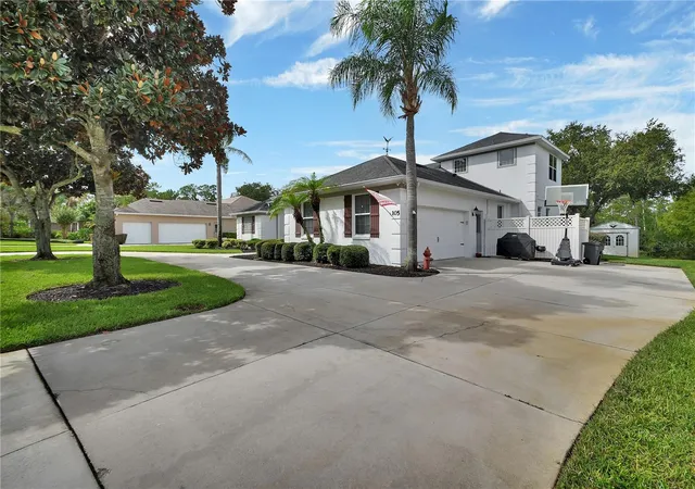 Photo 3 of Single family home for sale at 105 Pine Side Dr, Debary, FL 32713 | MLS# V4950542 | Listing updated on 2026-08-17
