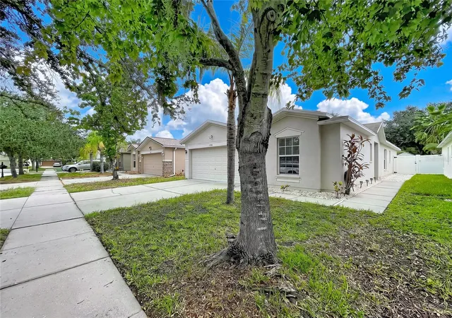 2nd image of 7710 Carriage Pointe Dr, Gibsonton, FL 33534 | MLS# TB8535676