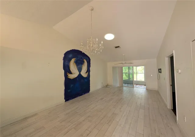 3rd image of 638 N Jefferson Ave #15, Sarasota, FL 34237 | MLS# A4702023