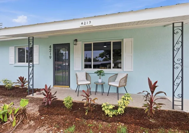 Photo 3 of Single family home for sale at 4219 Deerfield Dr, Sarasota, FL 34233 | MLS# TB8535723 | Listing updated on 2026-10-05