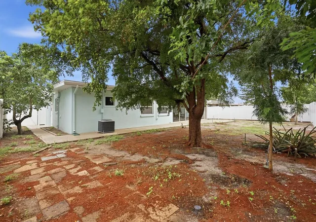 Photo 40 of Single family home for sale at 4219 Deerfield Dr, SARASOTA, FL 34233 | MLS# TB8535723 | Listing updated on 2026-10-05