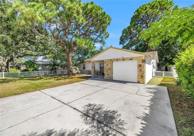 Photo 2 of Single family home for sale at 518 62nd Avenue Ne, Saint Petersburg, FL 33702 | MLS# TB8535740 | Listing updated on 2026-09-02