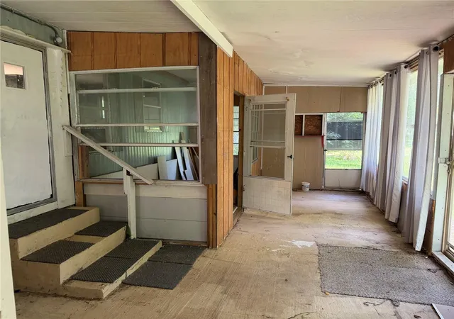 2nd image of 196 Robinhood Dr, Deland, FL 32724 | MLS# G5116055