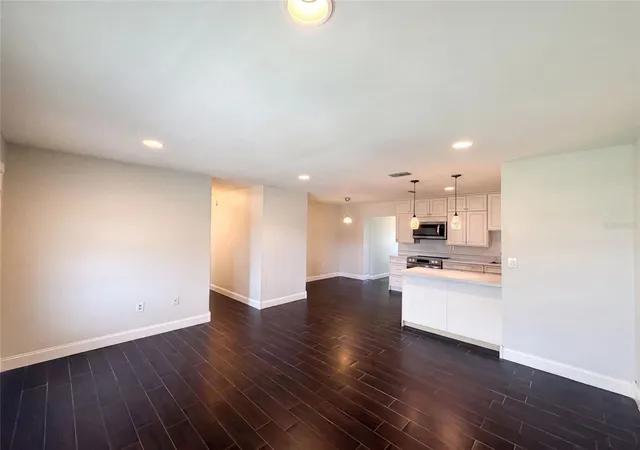 3rd image of 4147 Willow South Dr, Mulberry, FL 33860 | MLS# O6430728