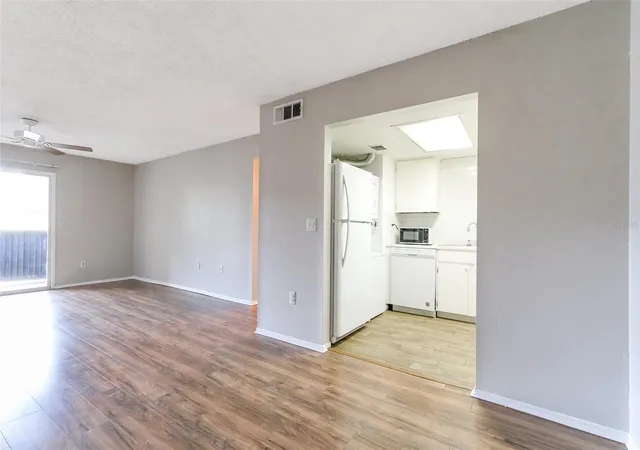2nd image of 922 Lake Destiny Rd, ALTAMONTE SPRINGS, FL 32714