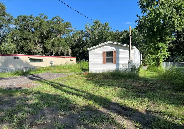 Photo 1 of Manufactured home for sale at 835 Memphis Rd, Lakeland, FL 33815 | MLS# TB8535918 | Listing updated on 2026-09-01