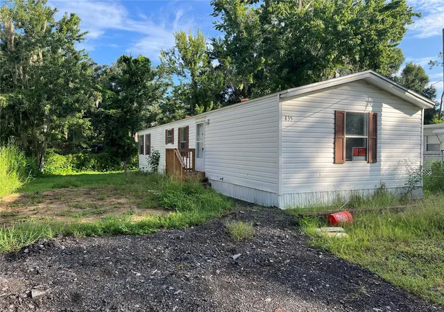 Photo 3 of Manufactured home for sale at 835 Memphis Rd, Lakeland, FL 33815 | MLS# TB8535918 | Listing updated on 2026-09-01