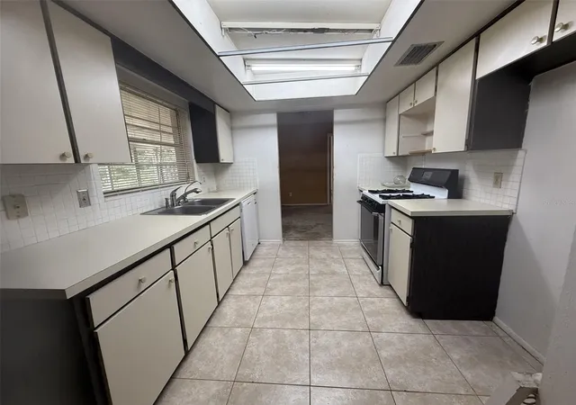 image of 7 Lamplite Ct, Casselberry, FL 32707 | MLS# O6430824
