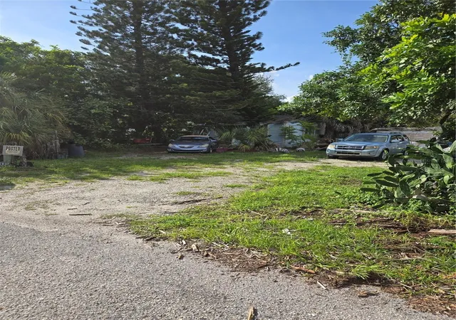 Photo 3 of Single family home for sale at 1305 & 1309 Hardin Ave, Sarasota, FL 34243 | MLS# A4702097 | Listing updated on 2026-08-21