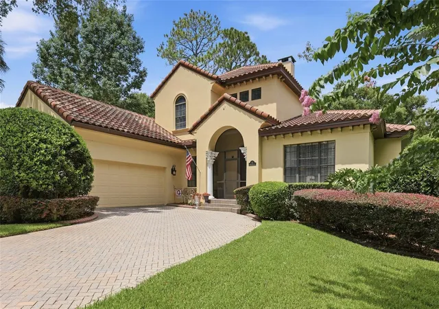 3rd image of 315 W Blue Water Edge Dr, Eustis, FL 32736 | MLS# V4950568