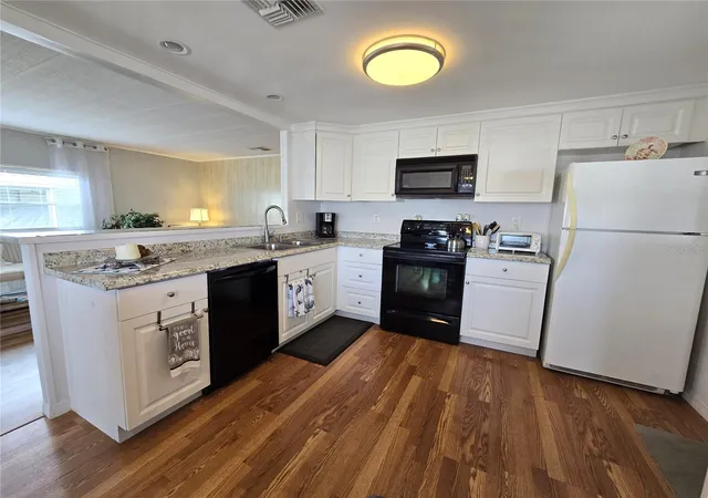 4th image of 2122 Waterview Dr, Holiday, FL 34691 | MLS# TB8536062