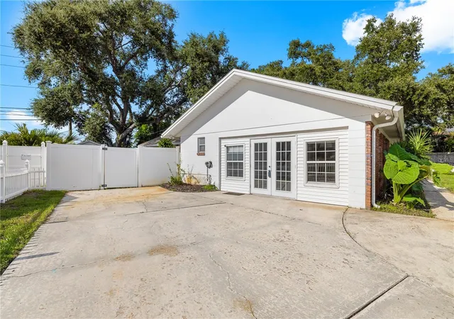 5th image of 13589 101St Ter, Seminole, FL 33776 | MLS# TB8536097