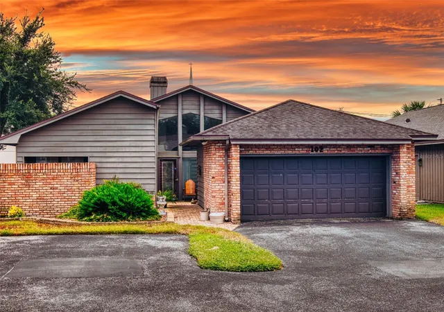 2nd image of 102 Country Pl, Sanford, FL 32771 | MLS# O6430950