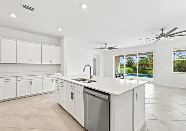 Photo 5 of Single family home for sale at 11296 Pinot Dr, Venice, FL 34293 | MLS# C7529250 | Listing updated on 2026-08-31
