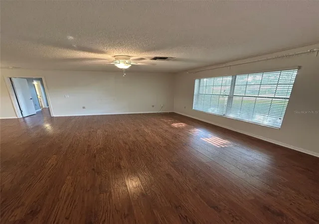 Photo 3 of Single family home for sale at 1605 Blackberry Ct, Eustis, FL 32726 | MLS# G5116098 | Listing updated on 2026-08-17