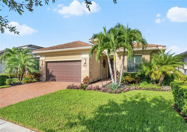 2nd image of 4925 Surfside Cir, Bradenton, FL 34211 | MLS# TB8536193