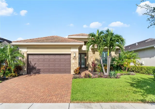 3rd image of 4925 Surfside Cir, Bradenton, FL 34211 | MLS# TB8536193