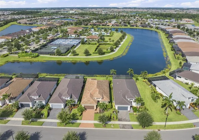 4th image of 4925 Surfside Cir, Bradenton, FL 34211 | MLS# TB8536193