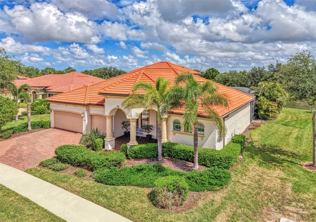 Photo 2 of Single family home for sale at 10908 Bullrush Dr, Venice, FL 34293 | MLS# N6145273 | Listing updated on 2026-08-23