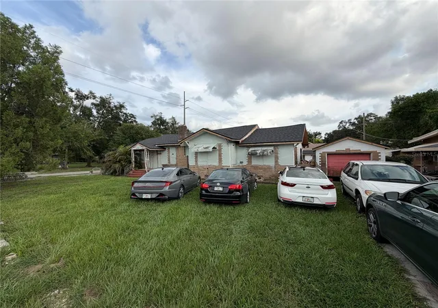 Photo 3 of Single family home for sale at 2511 E 21st Avenue, Tampa, FL 33605 | MLS# TB8536243 | Listing updated on 2026-08-26