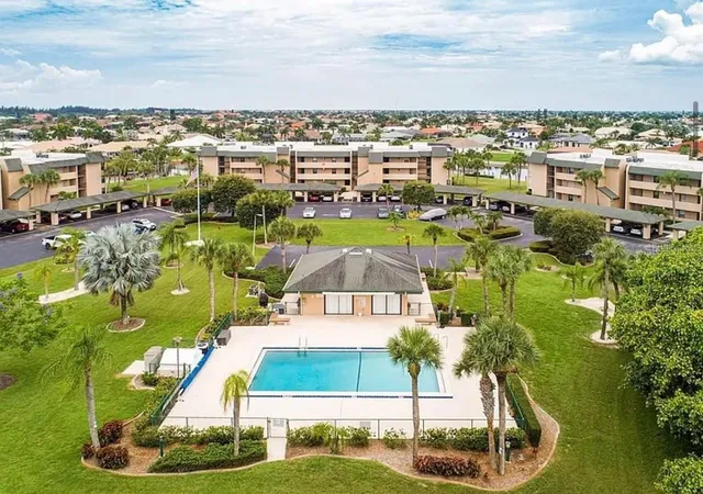 2nd image of 601 Shreve St, PUNTA GORDA, FL 33950